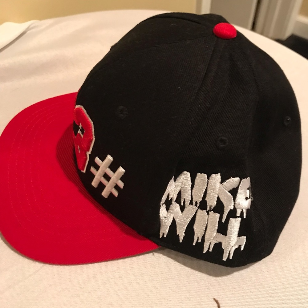 Baseball cap - Picture 7 of 7